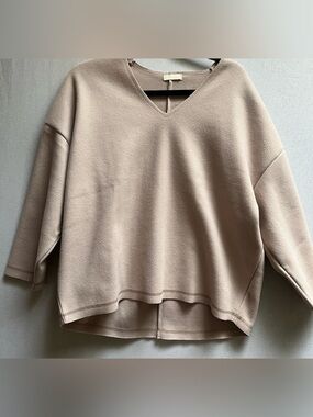 Earth Music & Ecology Minimalist Beige V-Neck Boxy Top Size XL